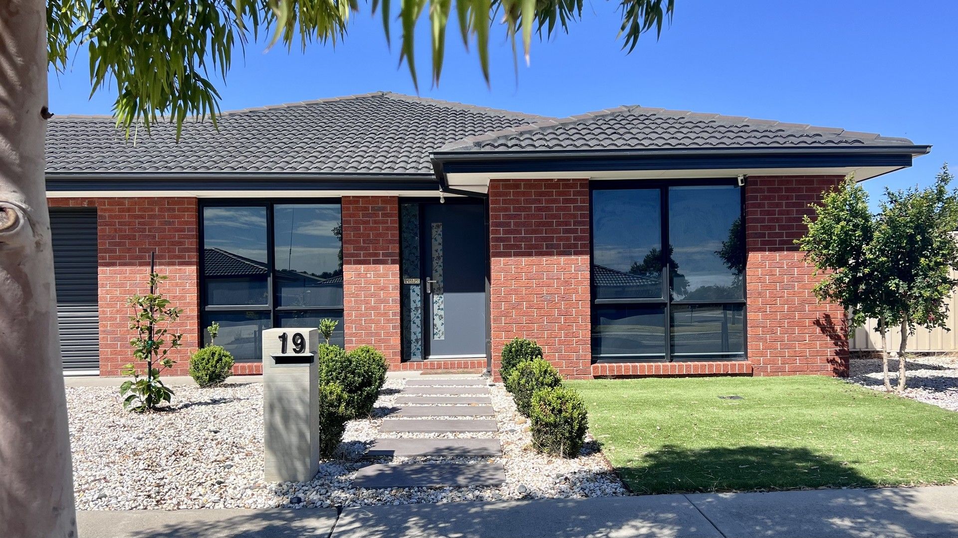 19 Hickson Street, Horsham VIC 3400 House For Rent 420 Domain