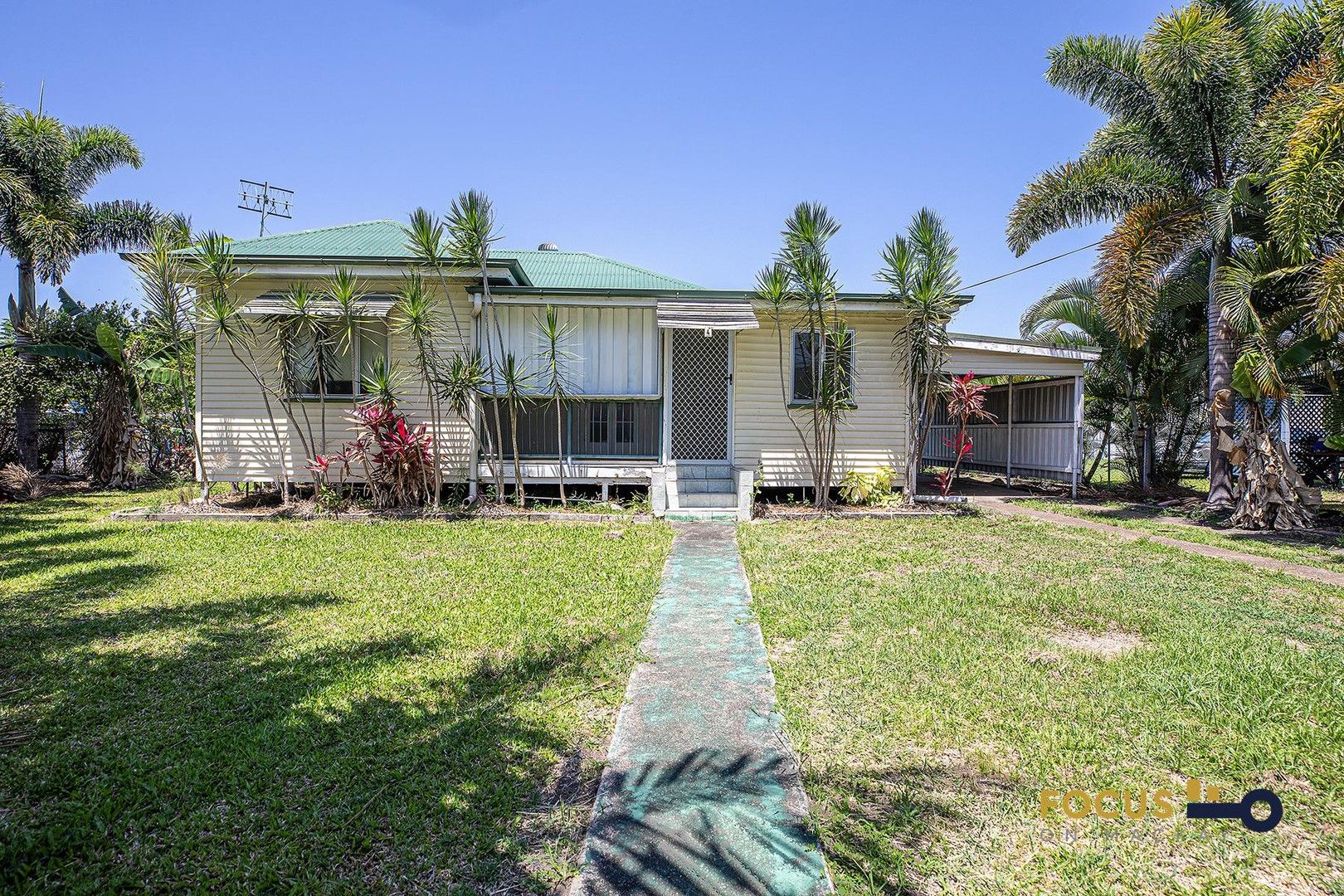 4 Sarina Beach Road, Sarina QLD 4737, Image 0