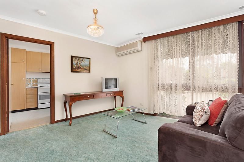 13/1 Gracedale Court, STRATHMORE VIC 3041, Image 2