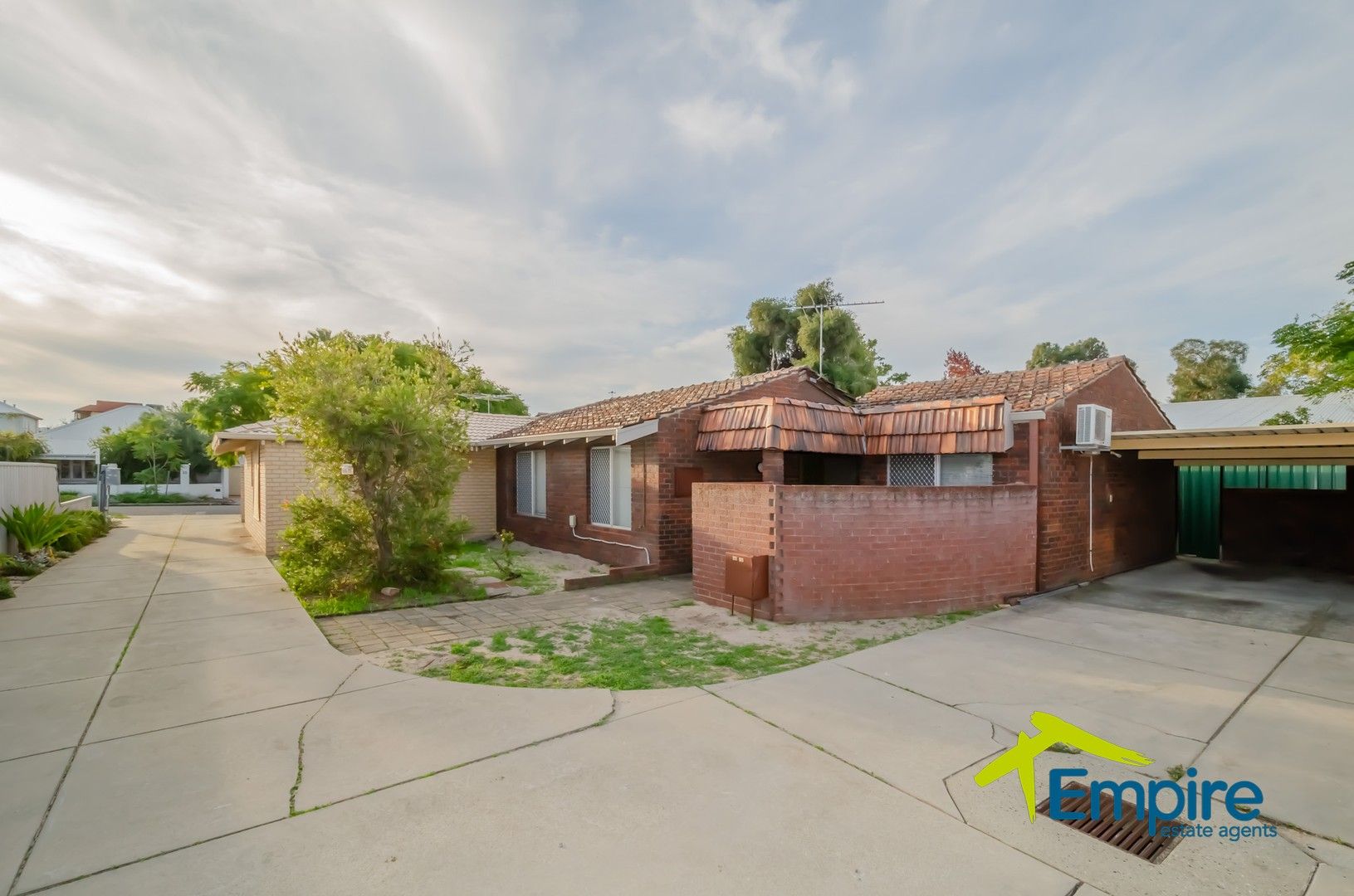 3 bedrooms Villa in 2/34 Oswald VICTORIA PARK WA, 6100