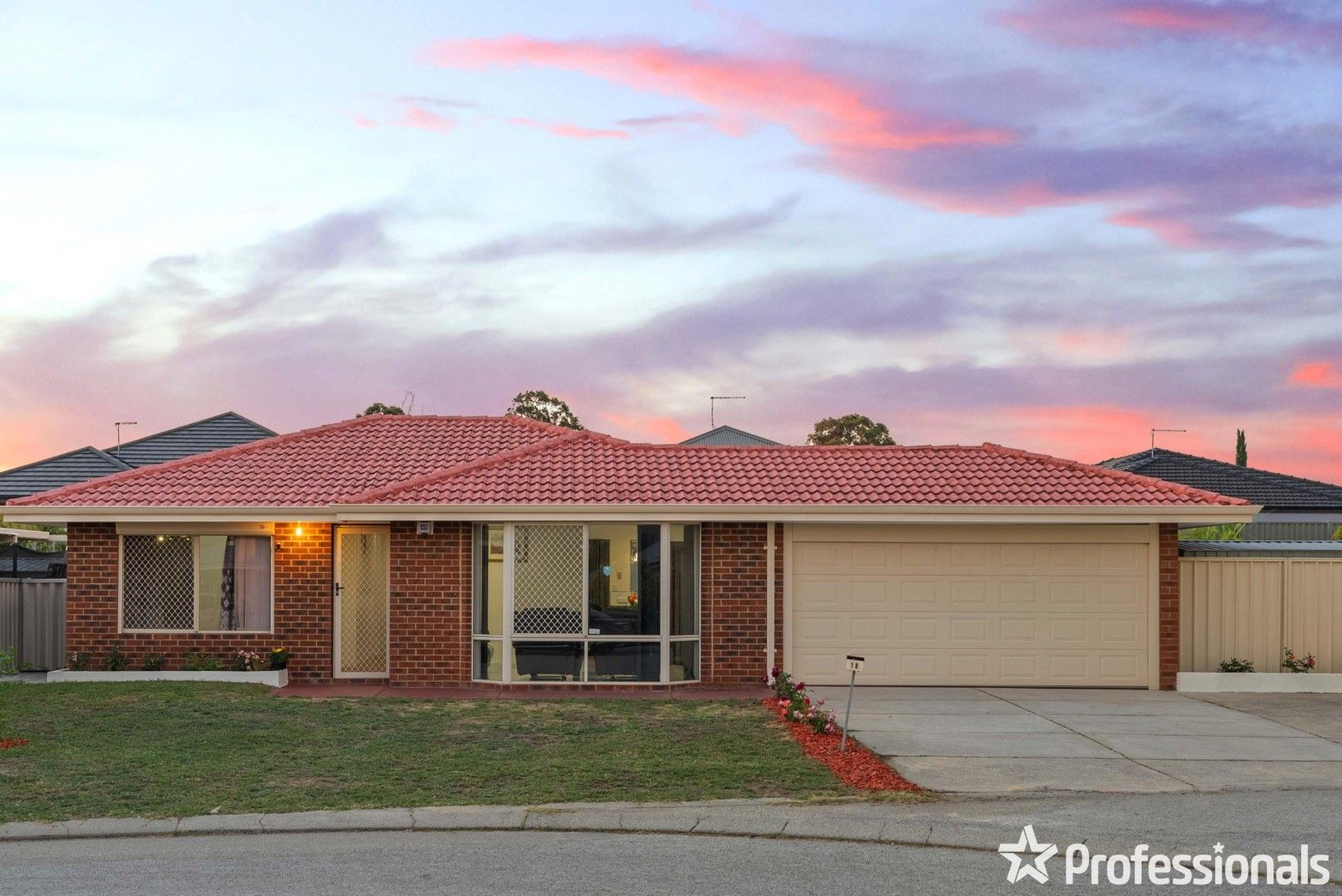 3 bedrooms House in 18 Wallan Court MADDINGTON WA, 6109