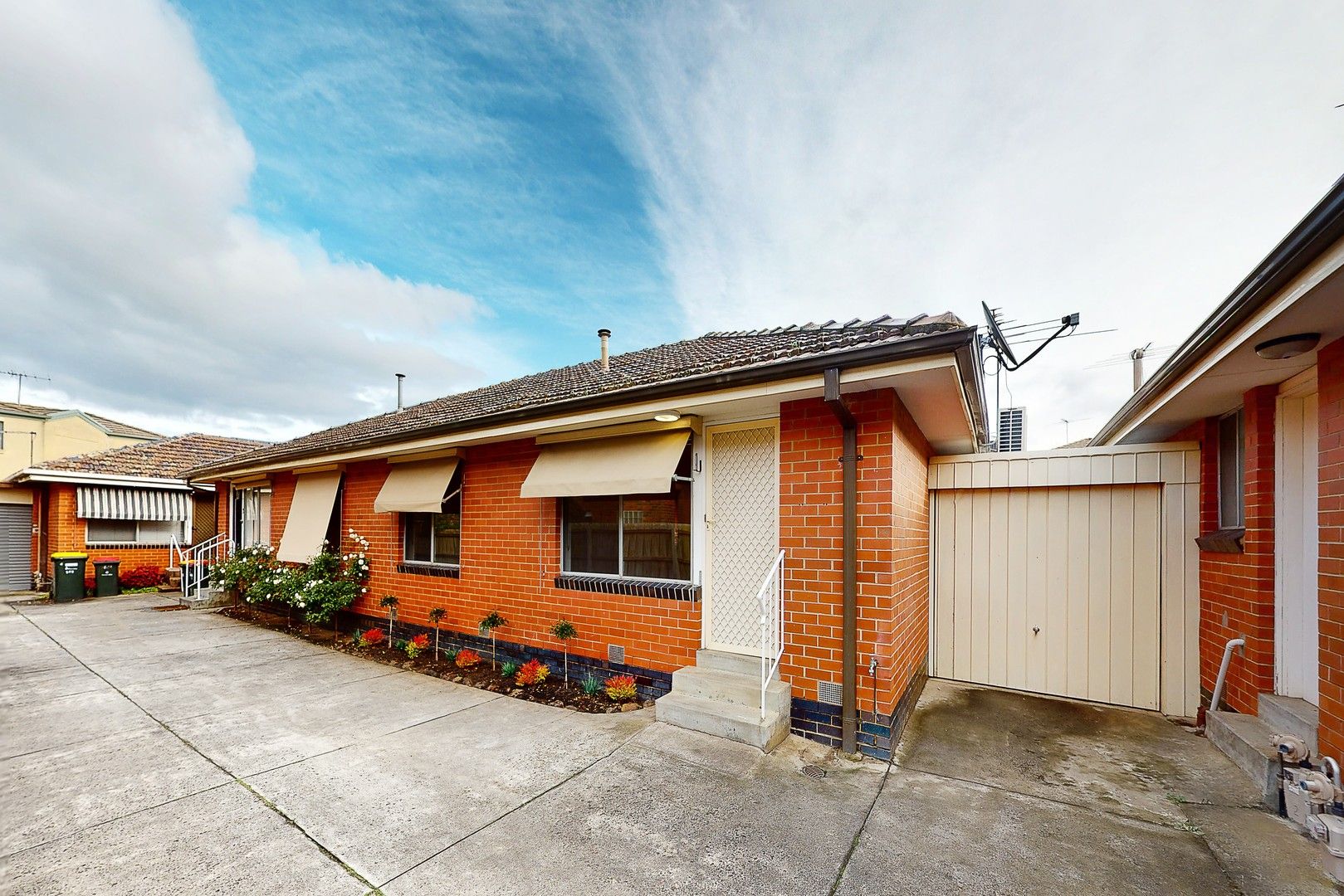 2 bedrooms Villa in 2/243 Keilor Road ESSENDON VIC, 3040