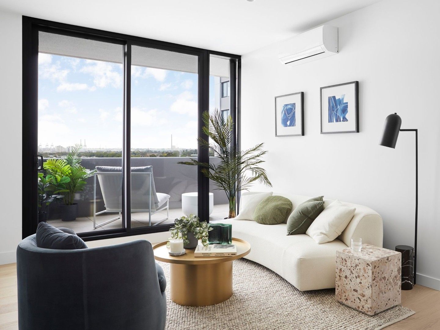 2 bedrooms Apartment / Unit / Flat in 1112/259 Normanby Road SOUTH MELBOURNE VIC, 3205