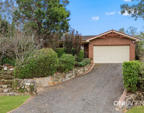 4 Roberts Parade, Hawkesbury Heights NSW 2777