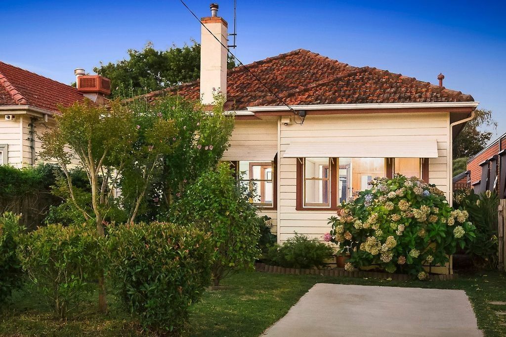 3 bedrooms House in 5 Fitzroy Street MCKINNON VIC, 3204