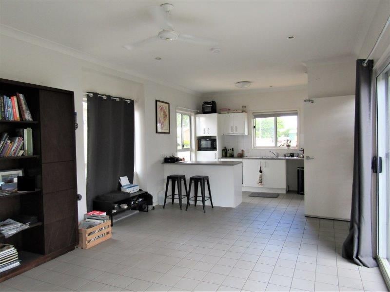 2/6-10 Arthur Street, Blackwater QLD 4717, Image 1