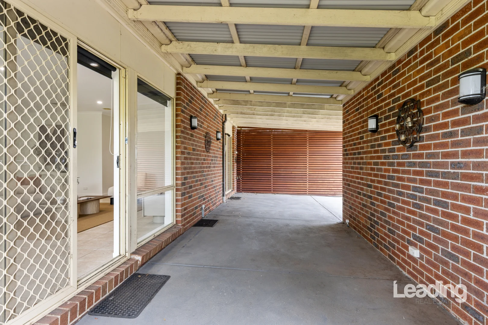 4 Donelly Close, Sunbury VIC 3429 | Domain