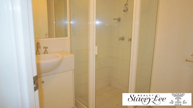 Additional image 8 of 8/77 Riding Road, Hawthorne QLD 4171