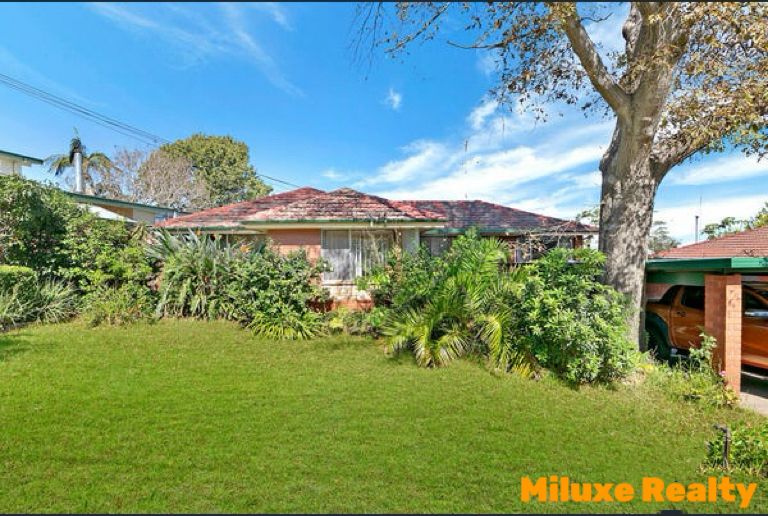 5 bedrooms Apartment / Unit / Flat in 11 Olola Ave CASTLE HILL NSW, 2154