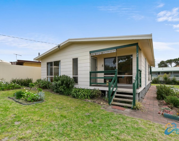 22 Banksia Street, Loch Sport VIC 3851