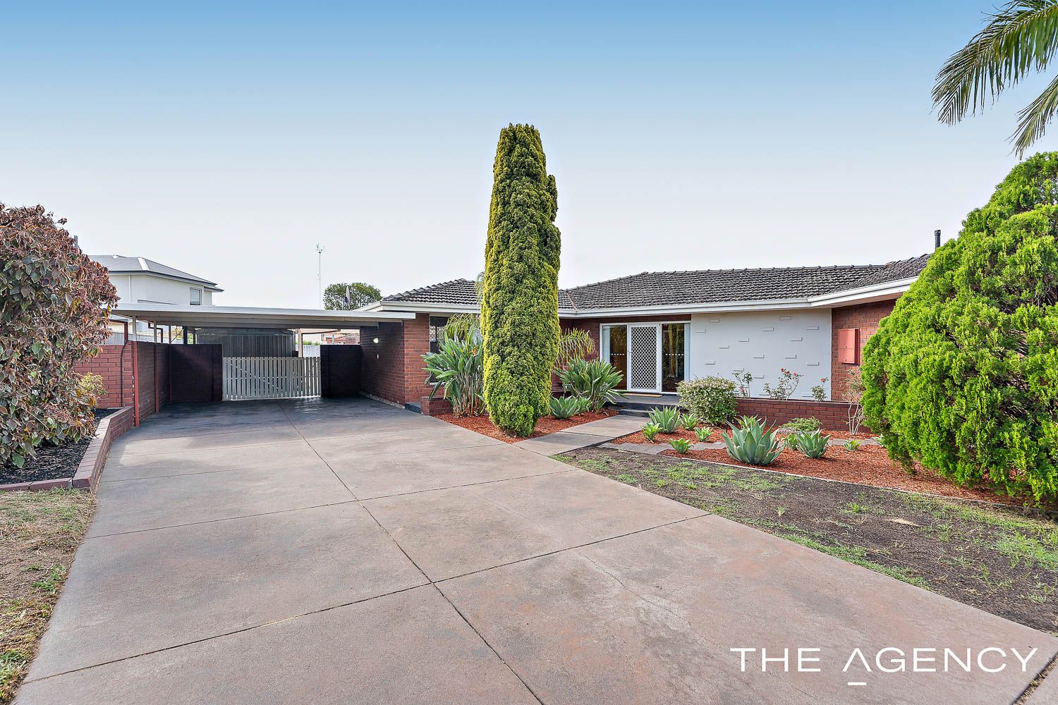 3 bedrooms House in 6 Dixon Place KARDINYA WA, 6163