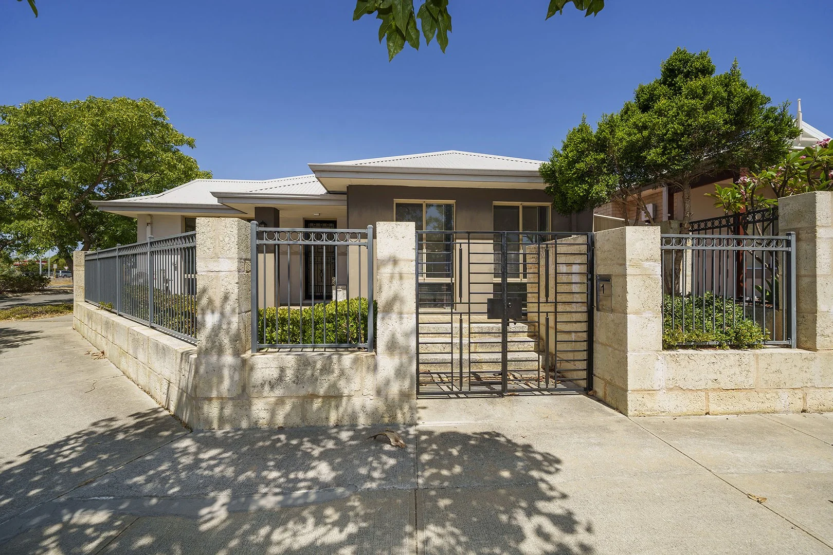 1 Flametree Boulevard, Harrisdale WA 6112