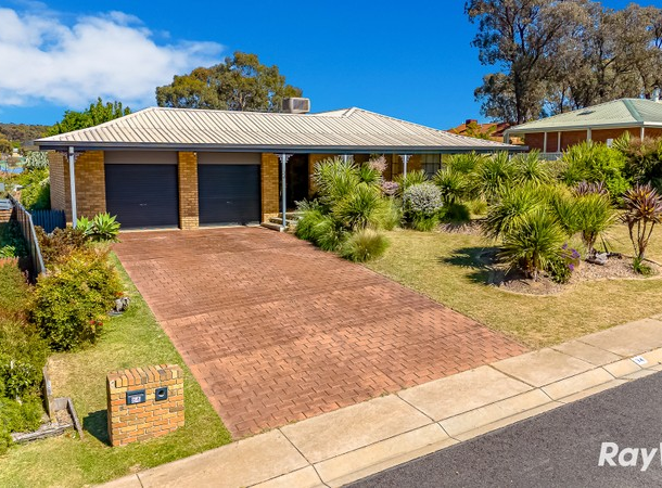 34 Akoonah Drive, Golden Square VIC 3555
