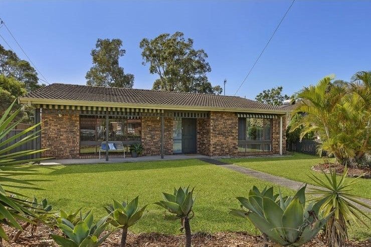 5 bedrooms House in 47 Kerry Crescent BERKELEY VALE NSW, 2261