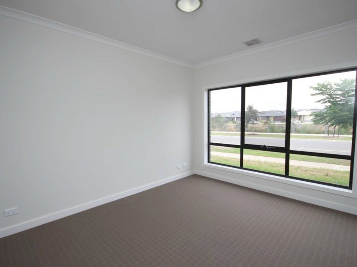 24 Gallantry Avenue, Craigieburn VIC 3064, Image 1