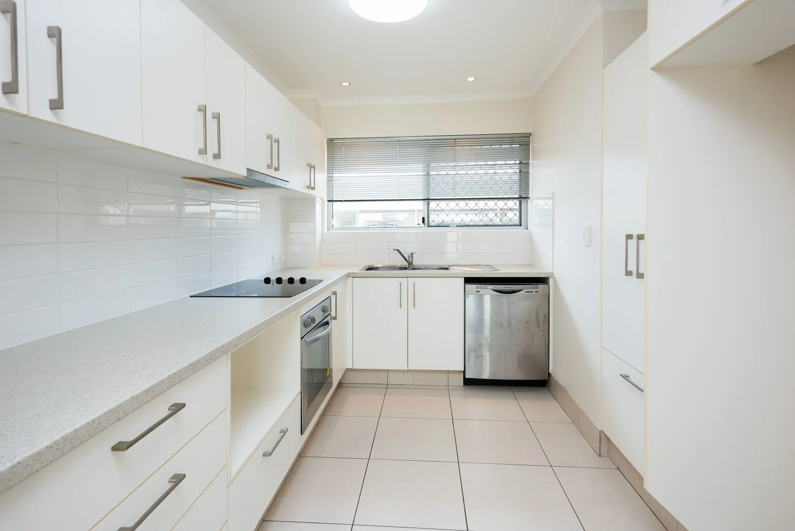 Additional image 2 of 2/27 Mallard Avenue, Paradise Point QLD 4216