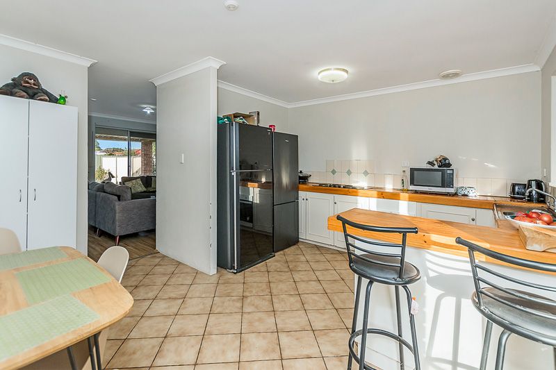 14 Fortescue Road, Cooloongup WA 6168, Image 2