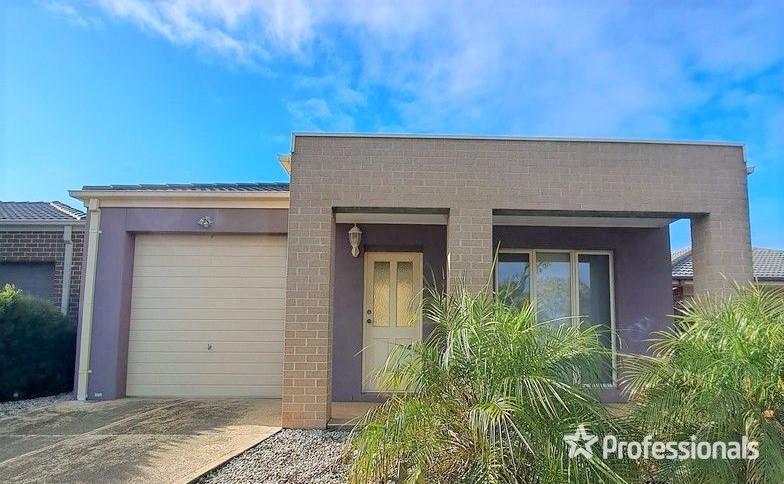 3 bedrooms House in 9 Camelot Drive TARNEIT VIC, 3029