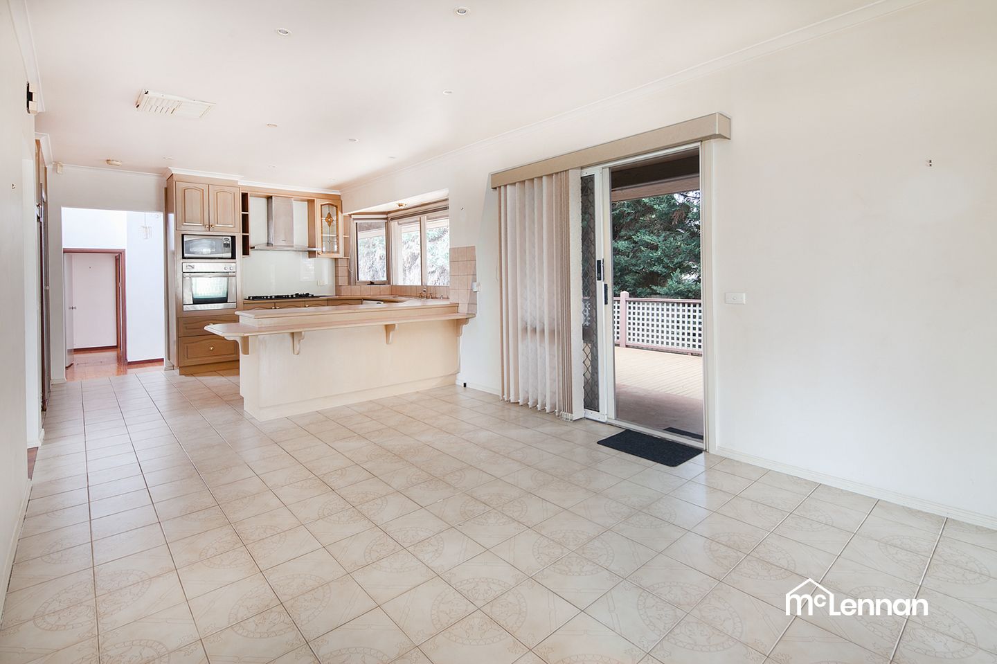 16 Mueller Court, Endeavour Hills VIC 3802, Image 2