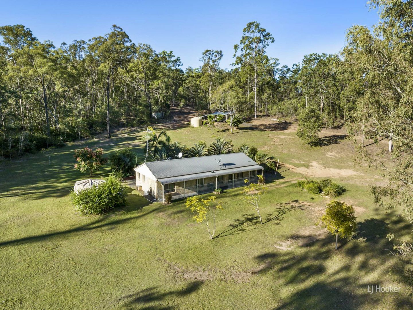 124 Cambridge Drive, Mount Hallen QLD 4312, Image 2