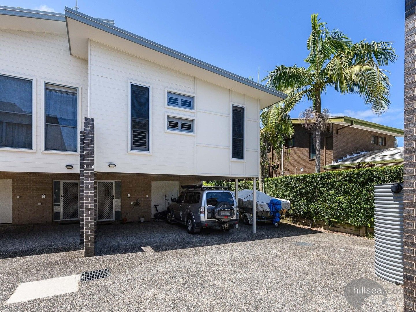 3 bedrooms Apartment / Unit / Flat in 4/39 Gordon Street LABRADOR QLD, 4215