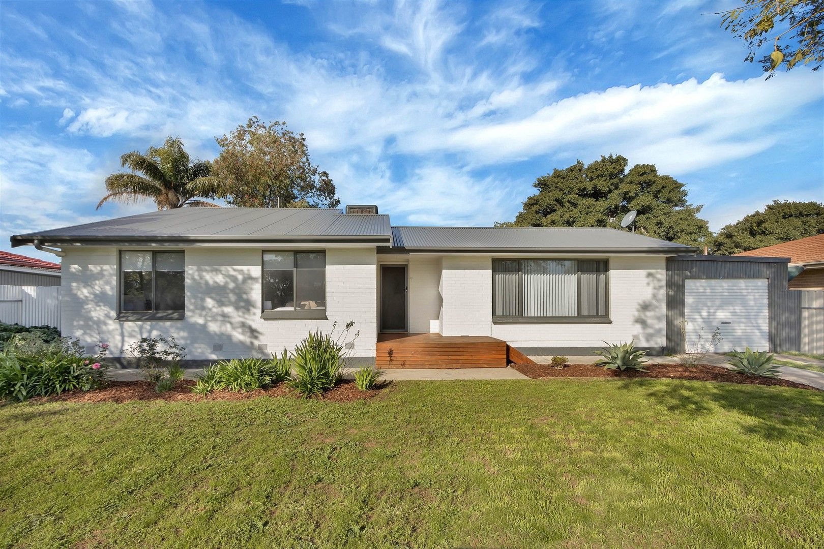 24 Dauntless Crescent, Elizabeth Downs SA 5113, Image 0