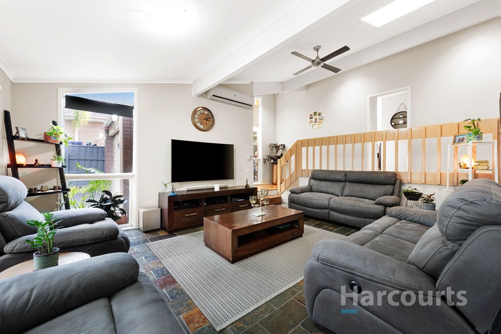 2 Chichester Square, Wantirna VIC 3152, Image 1