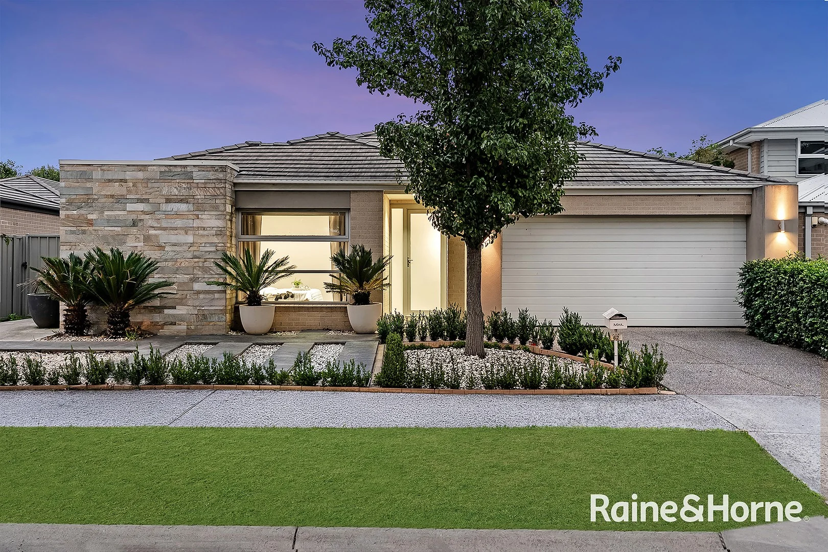 62 Prendergast Avenue, Cranbourne East VIC 3977