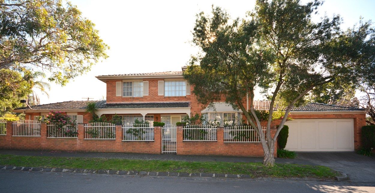 5 bedrooms House in 321 Nepean Highway BRIGHTON EAST VIC, 3187