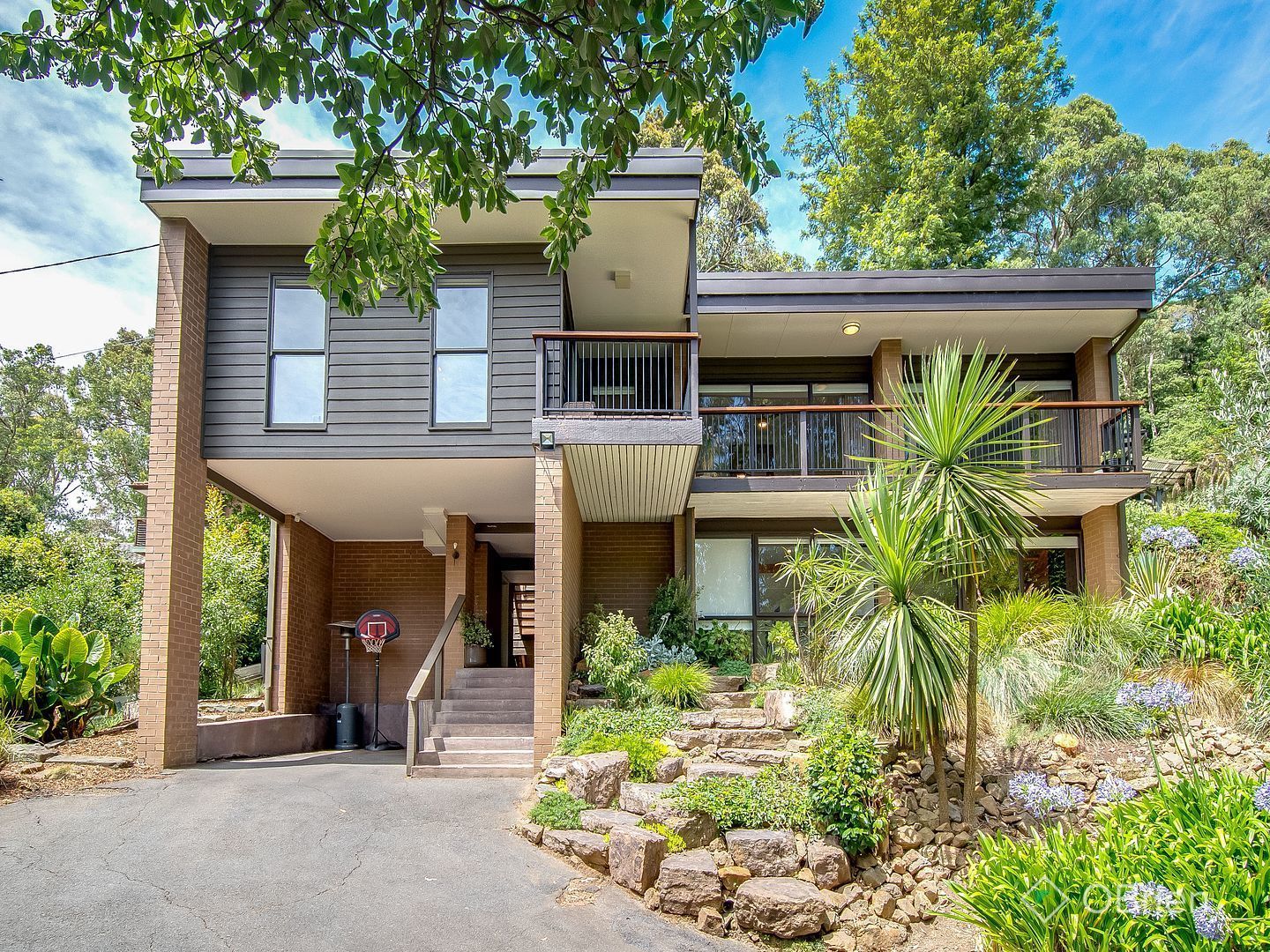 4 bedrooms House in 102 Old Belgrave Road UPWEY VIC, 3158