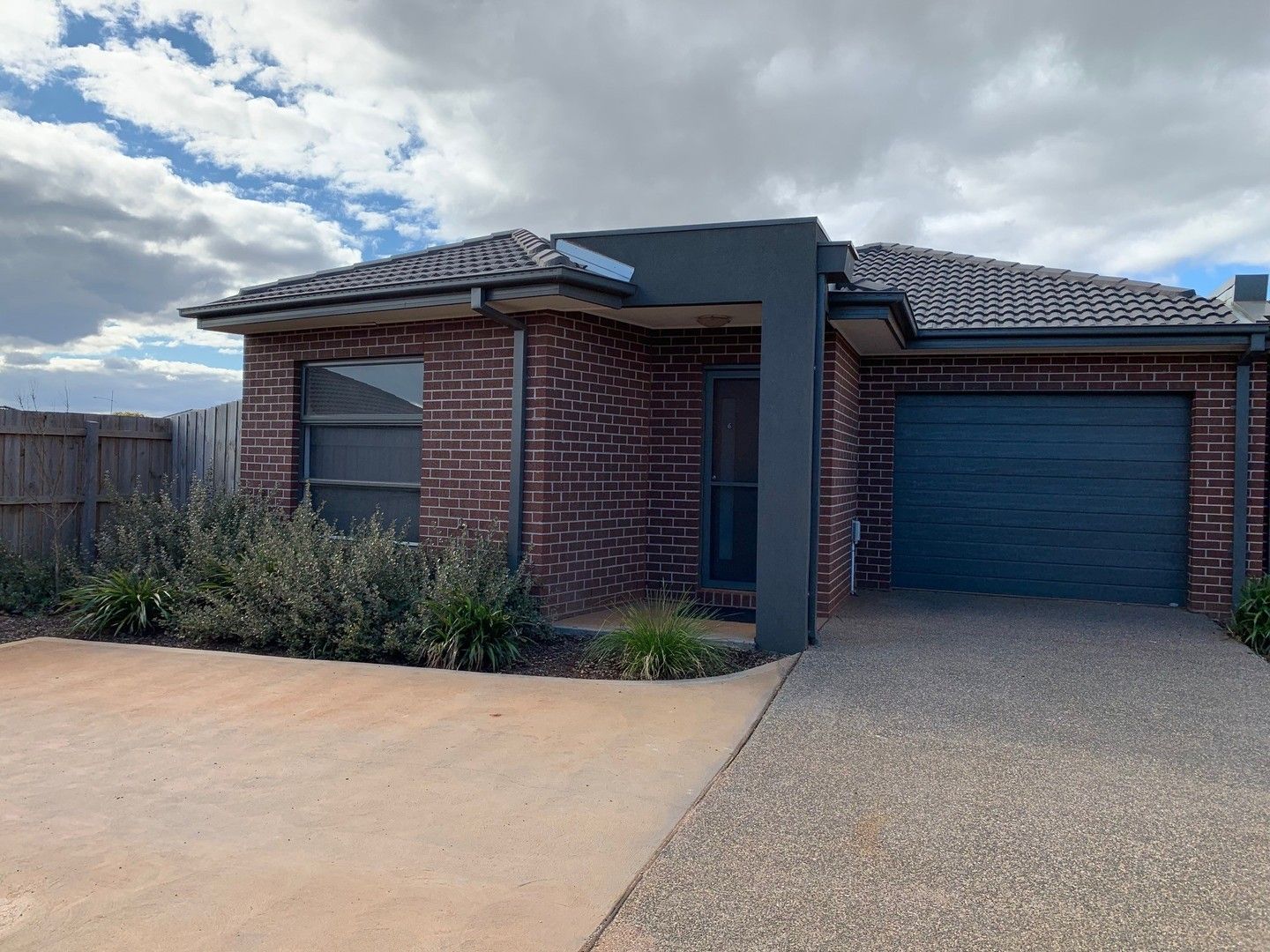 2 bedrooms Apartment / Unit / Flat in Unit 6/84 Albert Dr MELTON SOUTH VIC, 3338