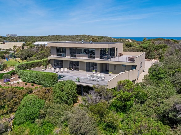 18 Paringa Road, Portsea VIC 3944