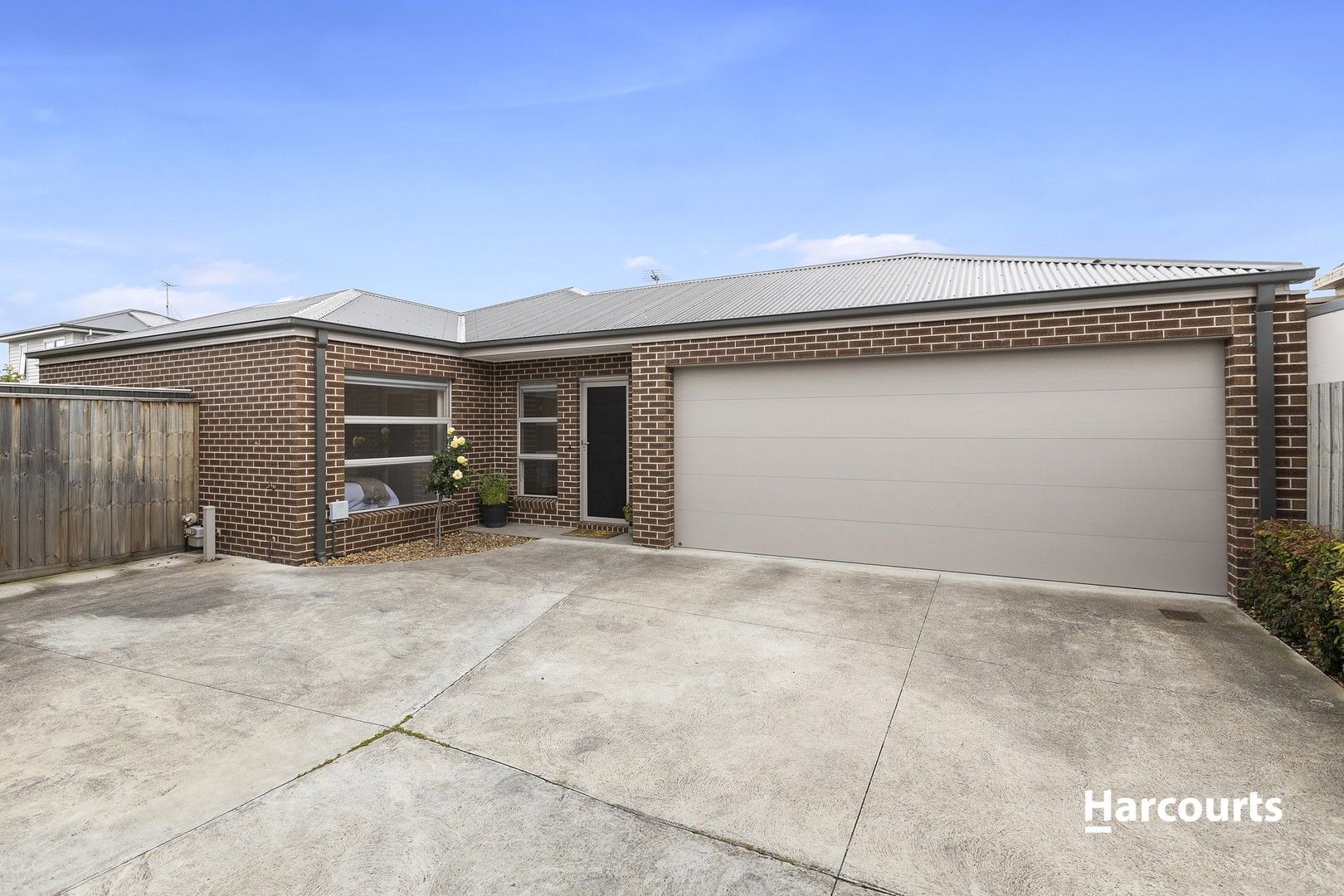 3 bedrooms Apartment / Unit / Flat in 2/17 Hughes Street BELL PARK VIC, 3215