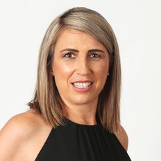 Amanda Munro, Sales representative