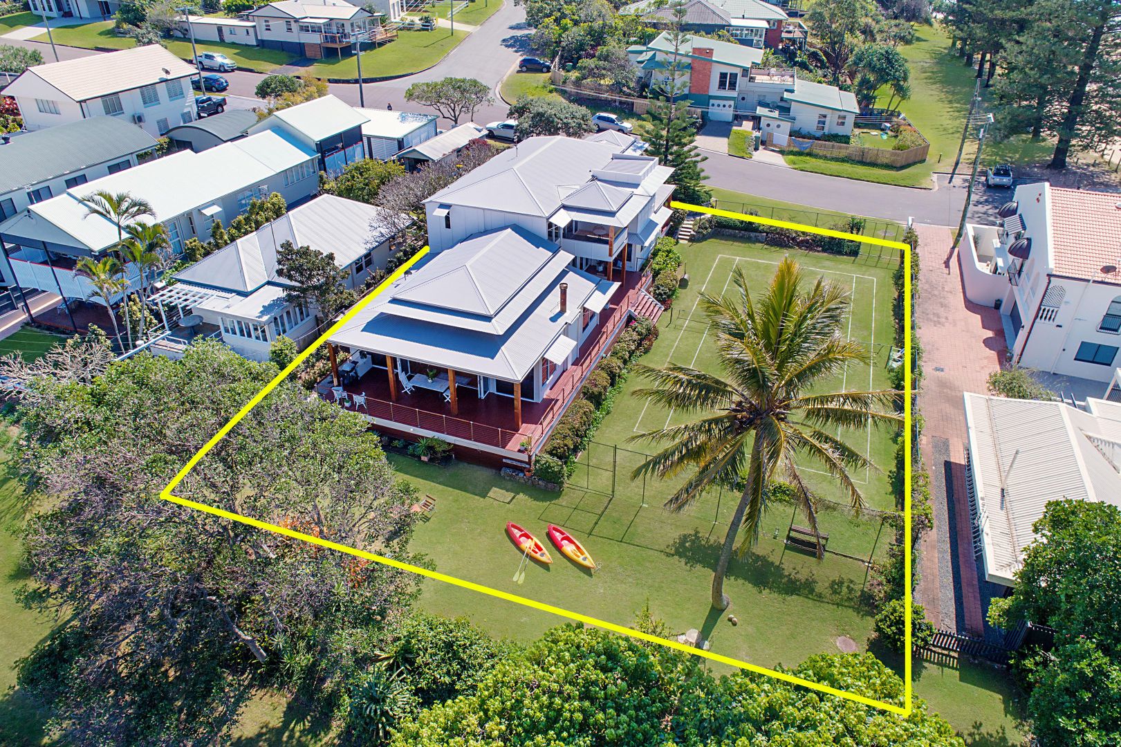 6 Cooroora Street, Dicky Beach QLD 4551, Image 2