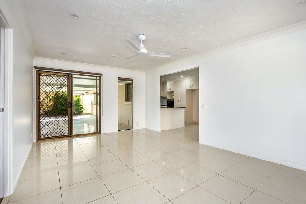 6 Diplacus Drive, Palm Beach QLD 4221, Image 2