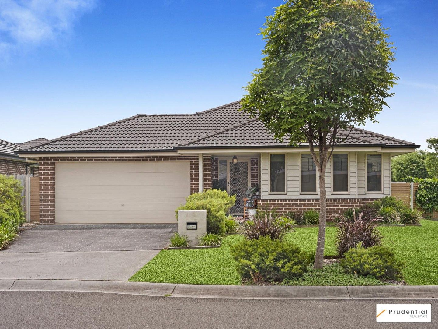 3 bedrooms House in 20 Lombardi Circuit ORAN PARK NSW, 2570