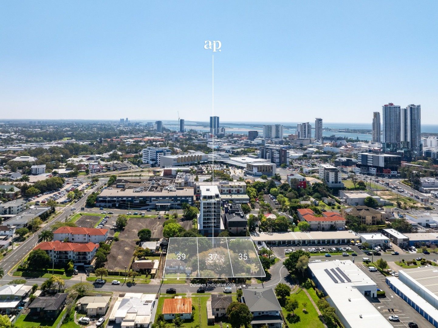 7 bedrooms House in 35-39 Eugaree Street SOUTHPORT QLD, 4215
