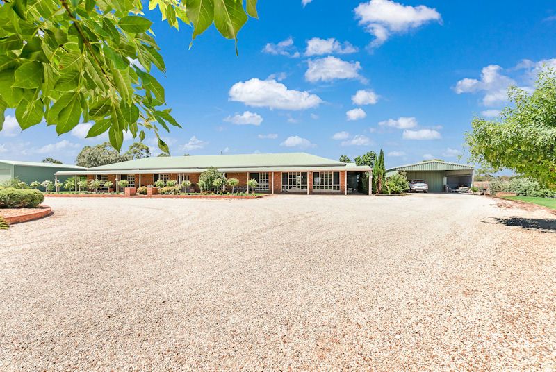 23 FRANCIS DRIVE, Deniliquin NSW 2710, Image 1