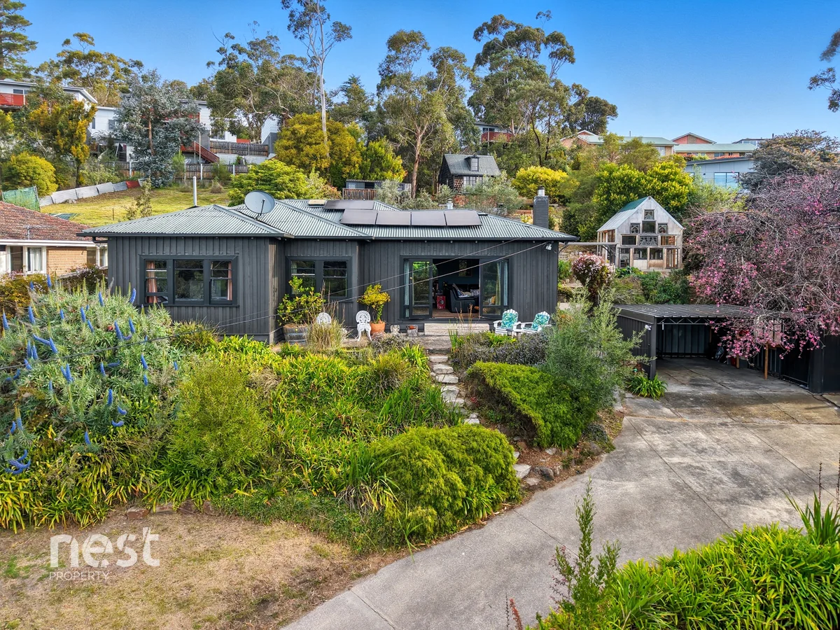 76 Beach Road, Kingston Beach TAS 7050