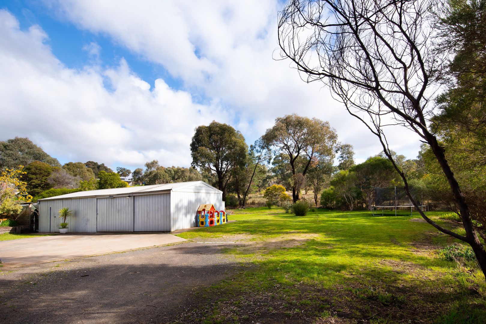 1 Flower Court, Campbells Creek VIC 3451, Image 2