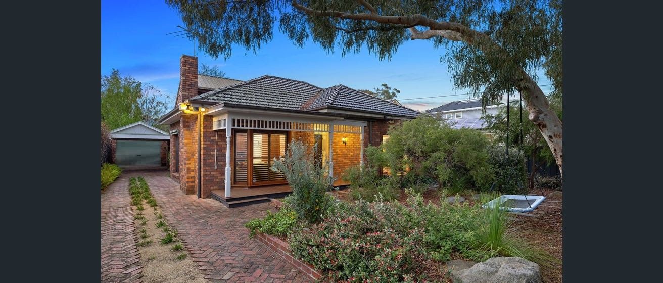 15 Raynes Park Road, Hampton Property History & Address Research Domain