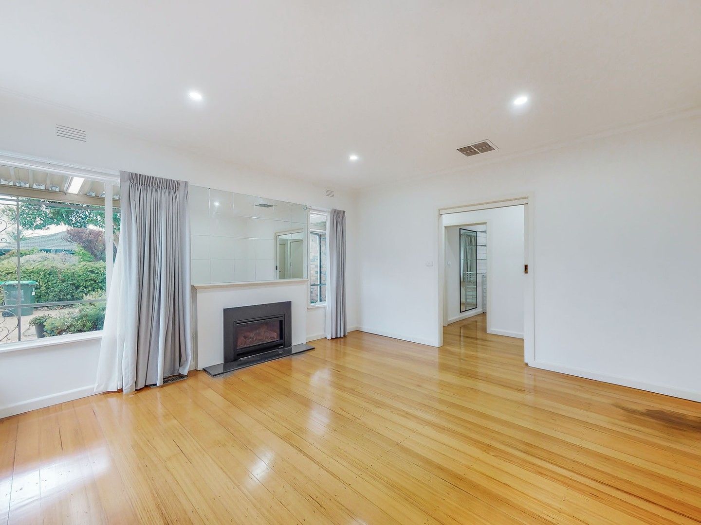 4 bedrooms House in 3 Marylin Court BENTLEIGH EAST VIC, 3165