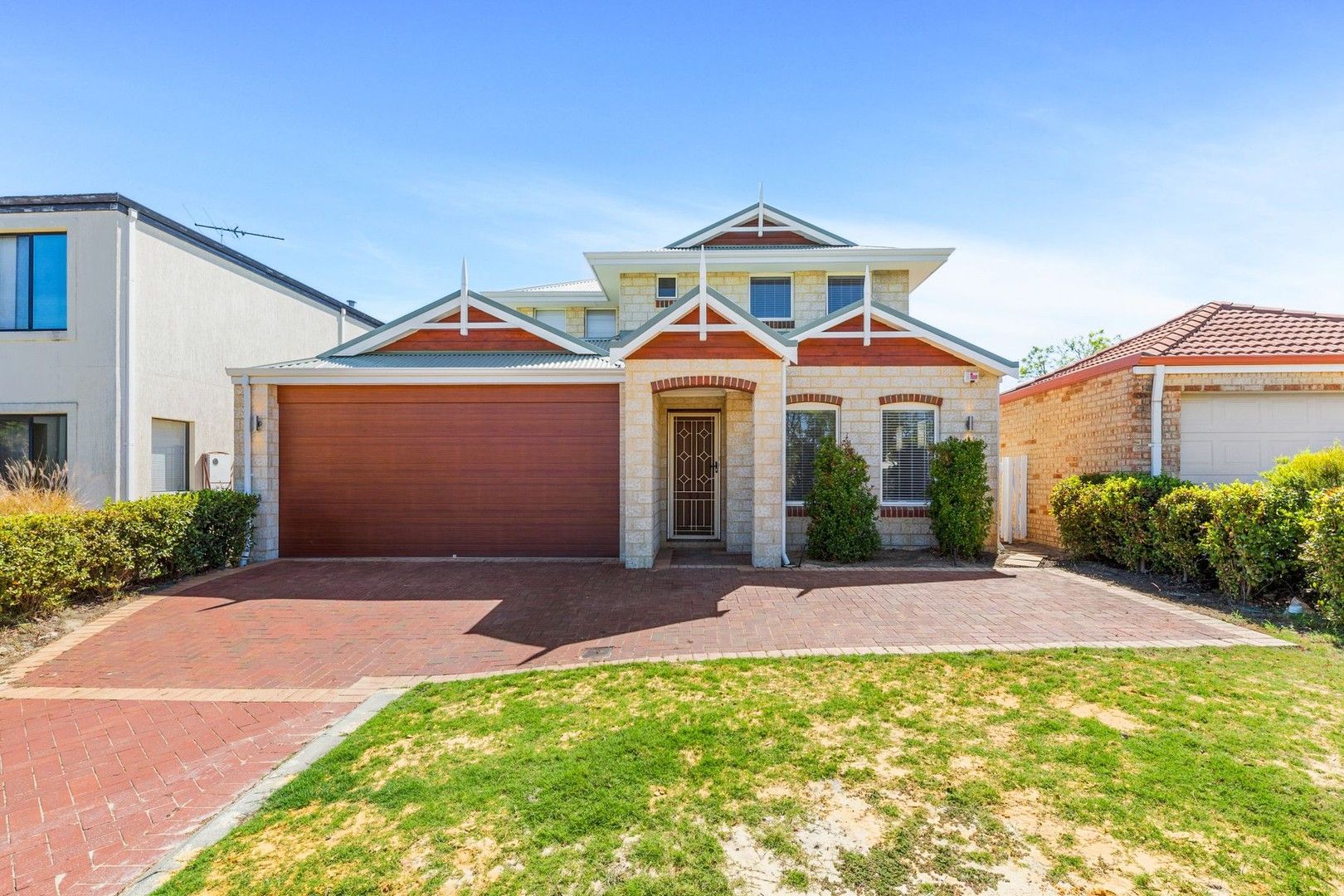 5 bedrooms House in 54 Plowman Circle MAYLANDS WA, 6051