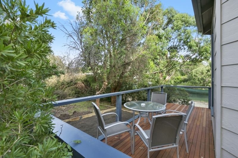 4/2-4 Barton Court, Aireys Inlet VIC 3231, Image 2