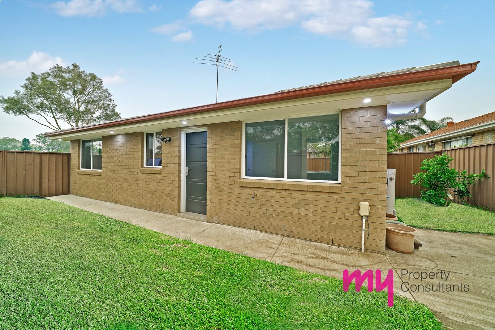 1a O'Malley Place, Glenfield NSW 2167, Image 0