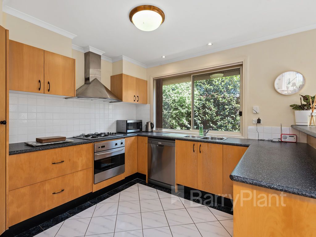 2/14 Bemboka Court, Wantirna South VIC 3152, Image 2