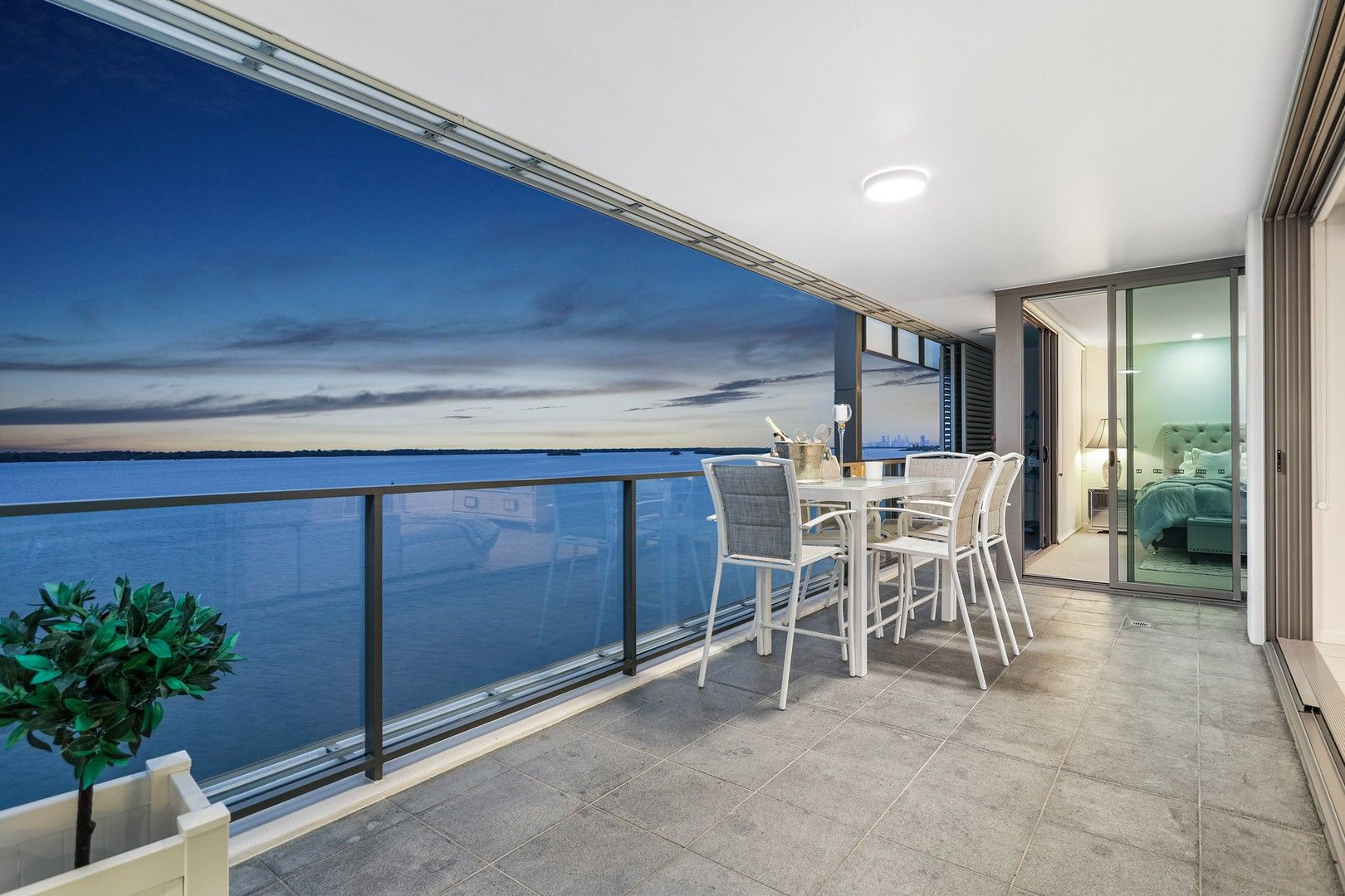 27504 Ephraim Island, Paradise Point QLD 4216, Image 0