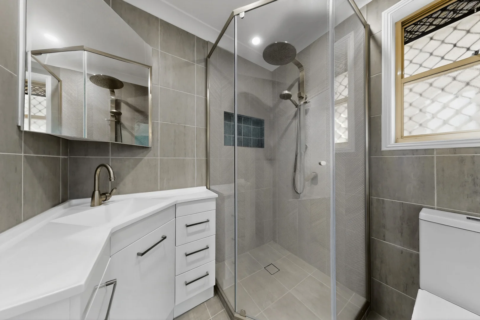 Additional image 9 of 33 Cedar Street, Cannon Hill QLD 4170