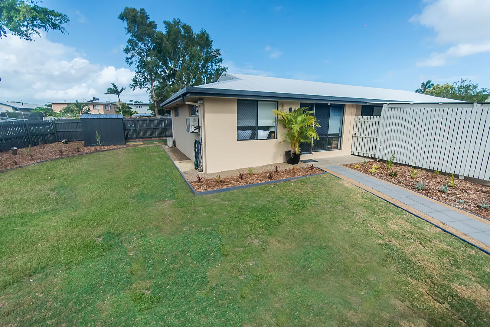 1 & 2/2 Bowen Court, Mount Pleasant QLD 4740, Image 2